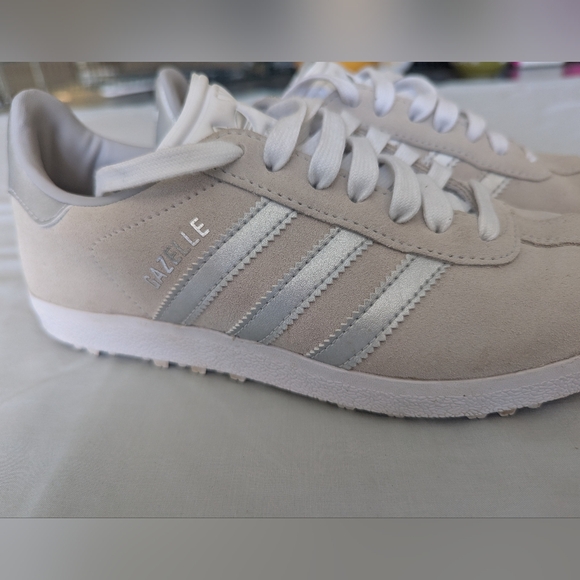 Adidas Gazelle Women's Spikeless Golf Shoes - Picture 2 of 16